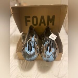 Yeezy Foam RNR Runner
